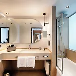 Hotel Welcome Center 4*