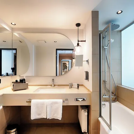 Hotel Welcome Center 4*