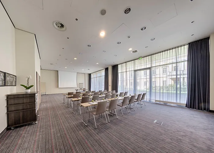 Welcome Center Hotel