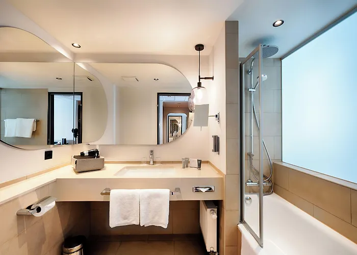 Hotel Welcome Center 4*